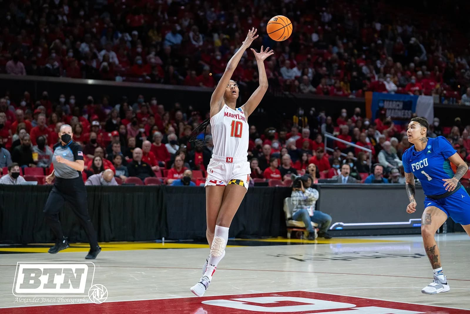 Reese's 23 Points Lift Dream to 2-0 Lead Over Liberty