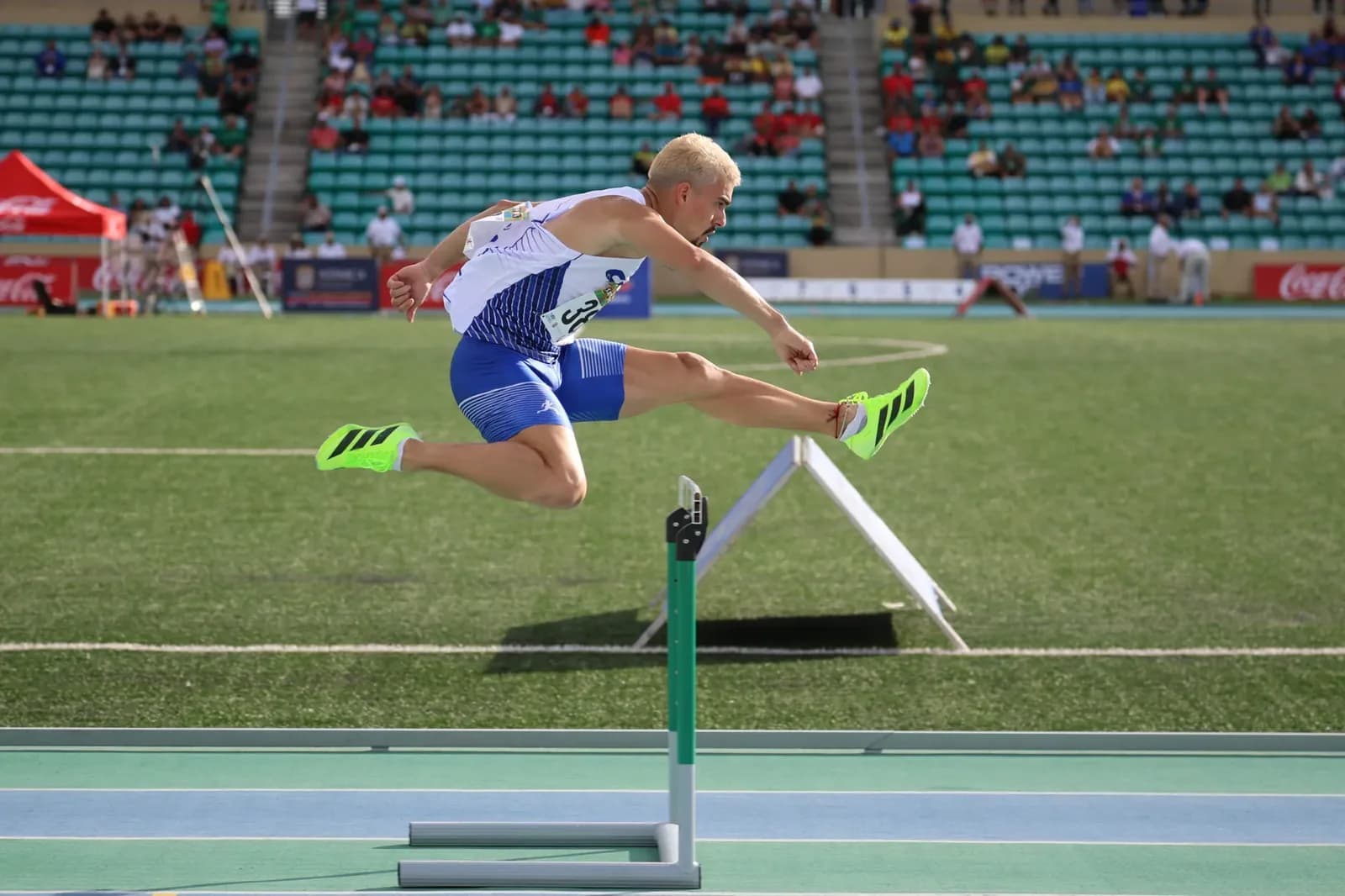 Dos Santos breaks 400m hurdles world record in Zurich