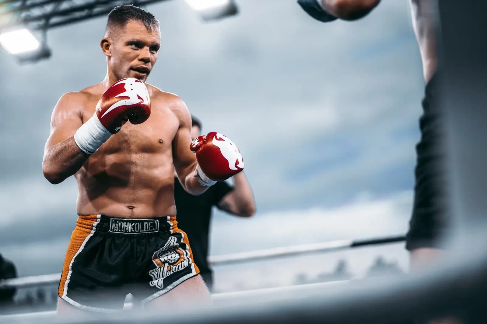 Aspinall: 'I'm not leaving the UFC'