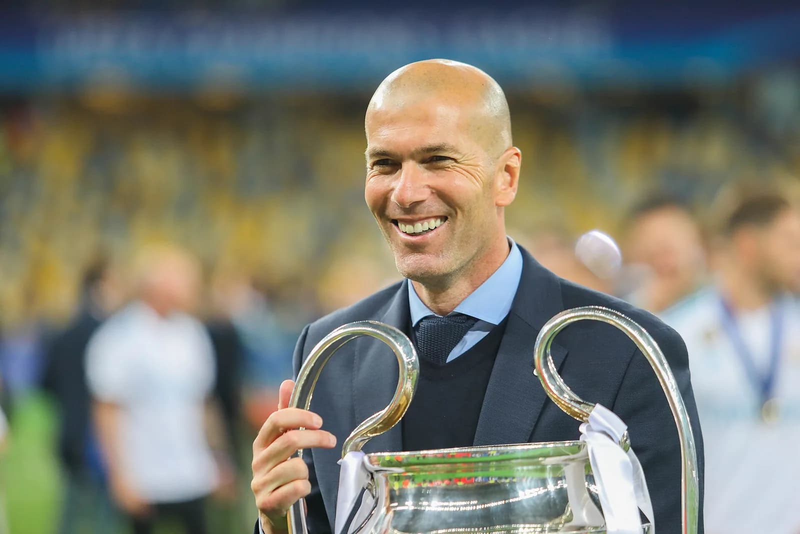 El debut de Zidane con Francia queda empañado por la lesión de Mbappé