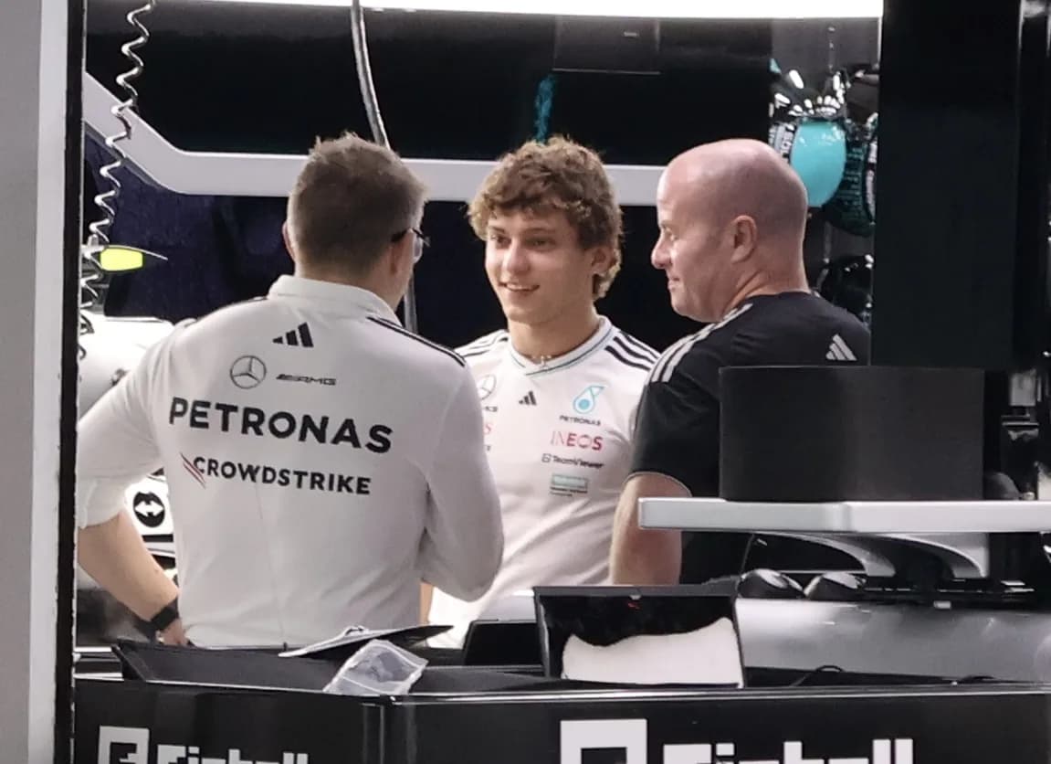 Antonelli lidera los entrenamientos finales para el GP de Baréin en Malasia