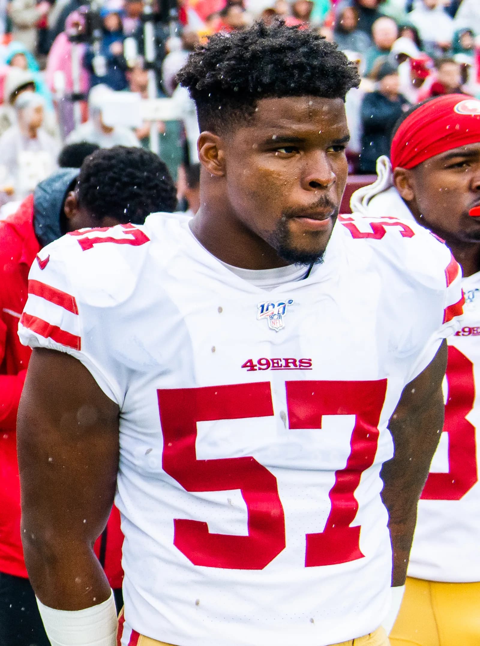 NFL suspende un partido a Dre Greenlaw de los 49ers por cabezazo