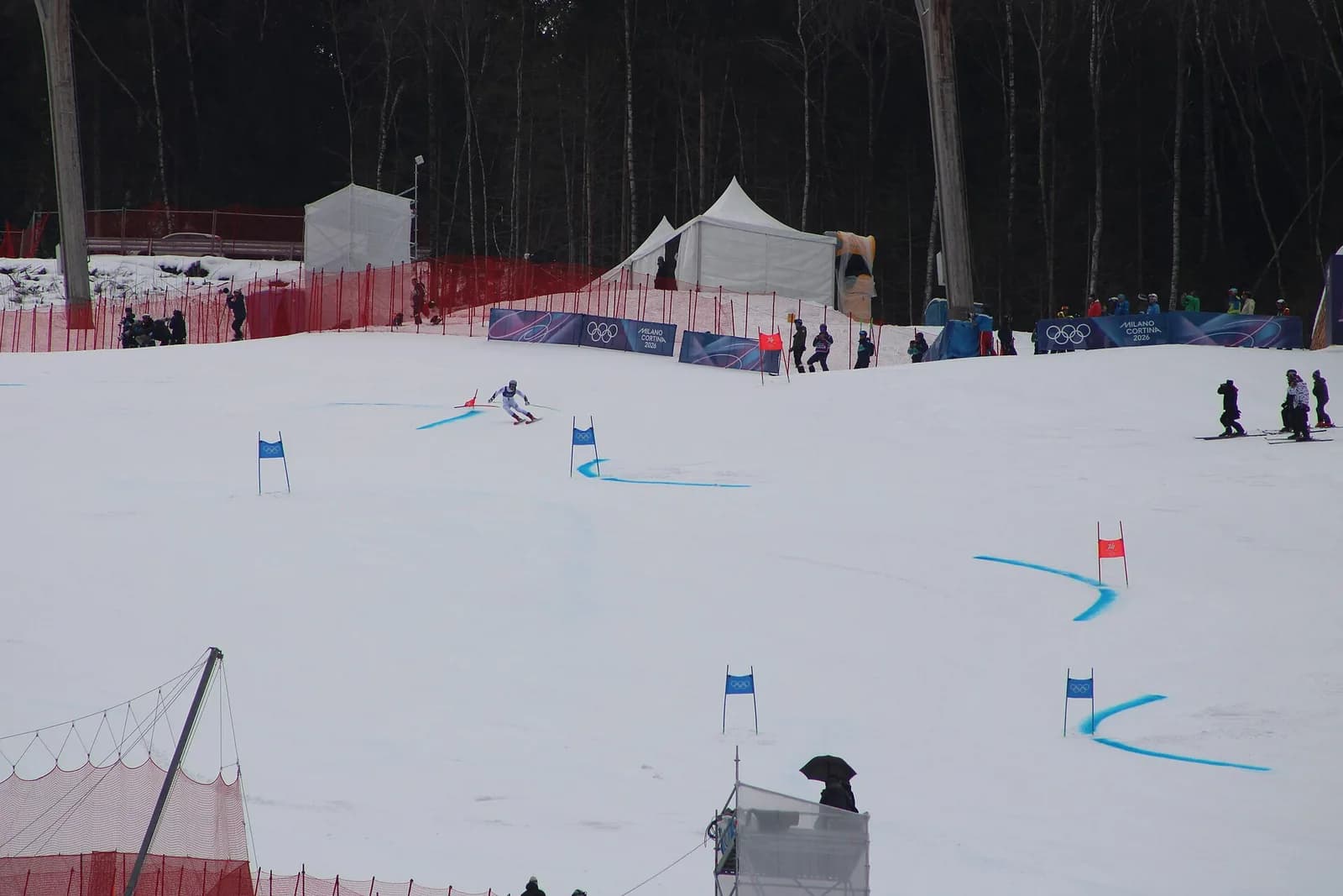 Pinheiro Braathen lidera el gigante inaugural en Sölden
