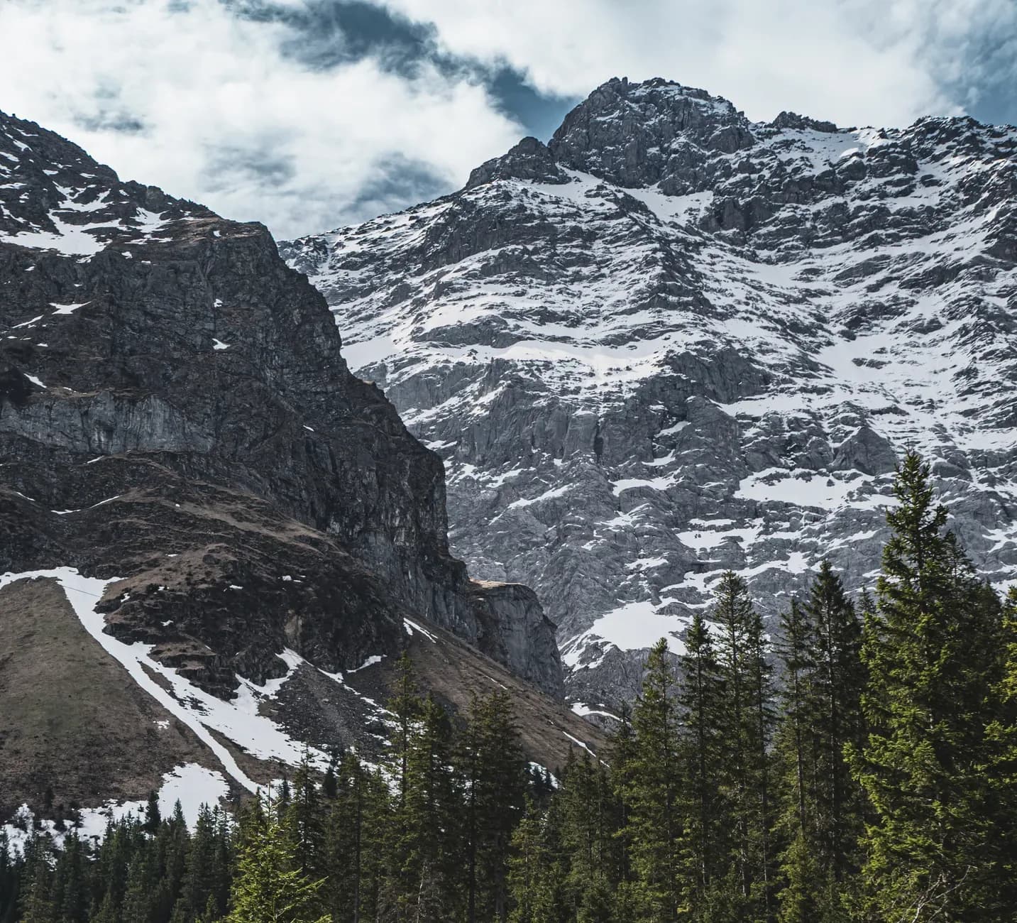 Vinatieri Kicks Record Field Goal at 11,332 Feet in Swiss Alps