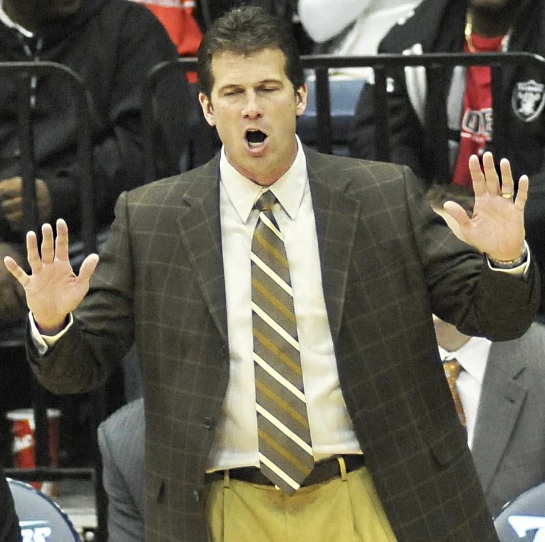 Steve Alford se retirará tras la temporada 2026-27 con Nevada